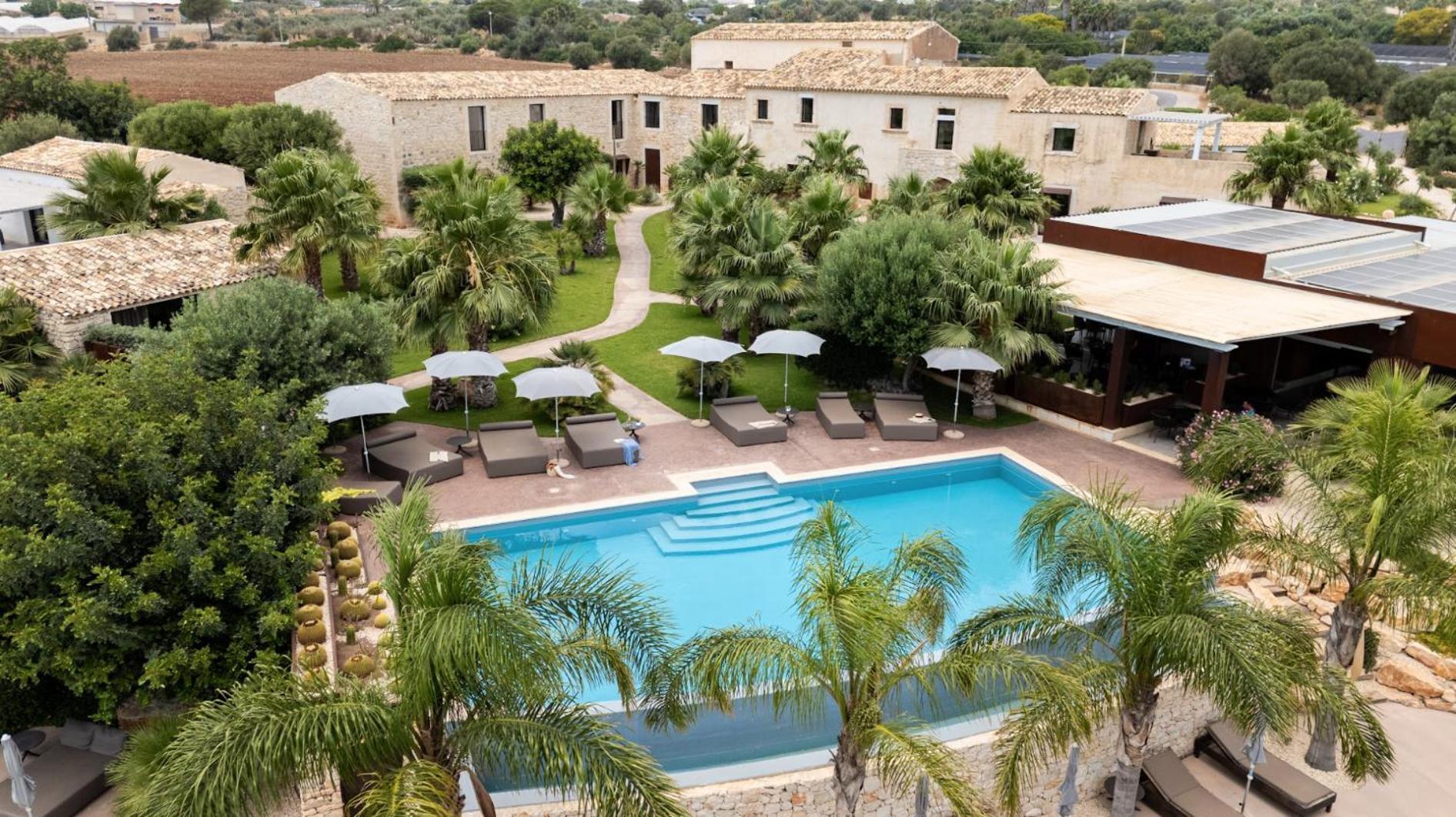 Отель Pietra D'acqua & By Geocharme 4*